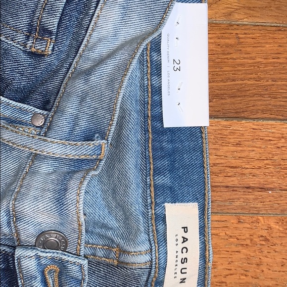 NWT - Picture 2 of 3